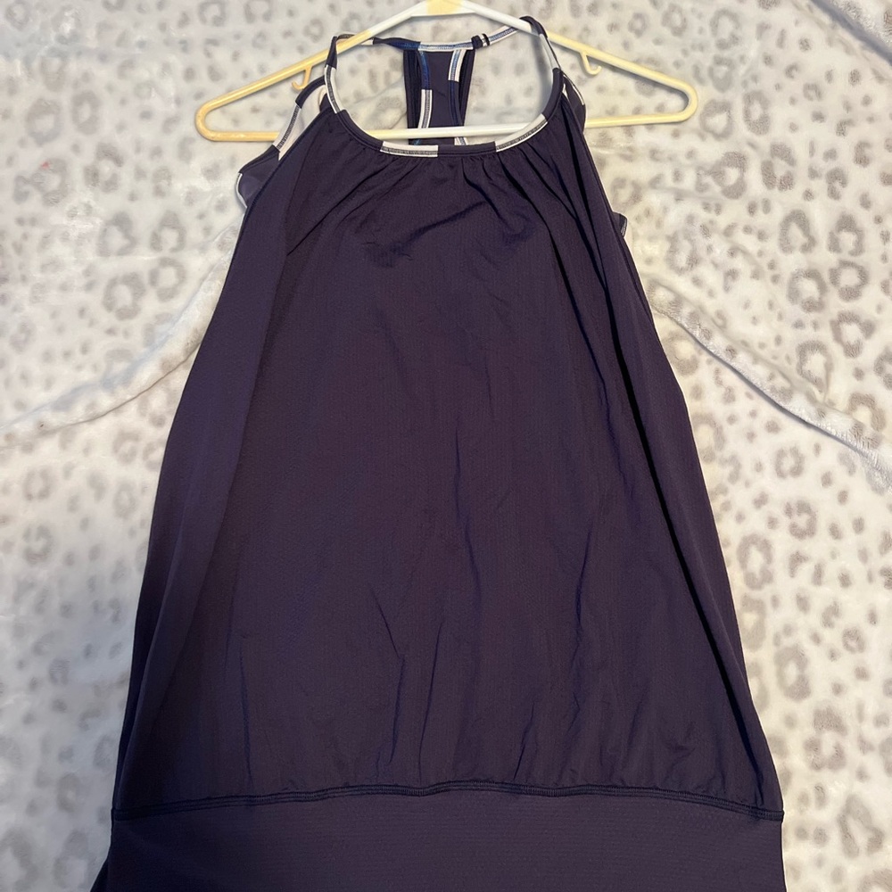 Lululemon gently used navy tank with built in bra